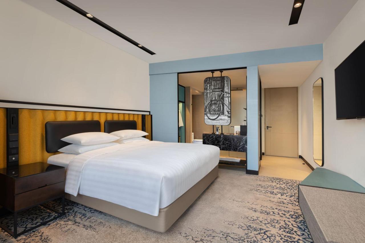Courtyard By Marriott Colombo Hotel Exterior photo