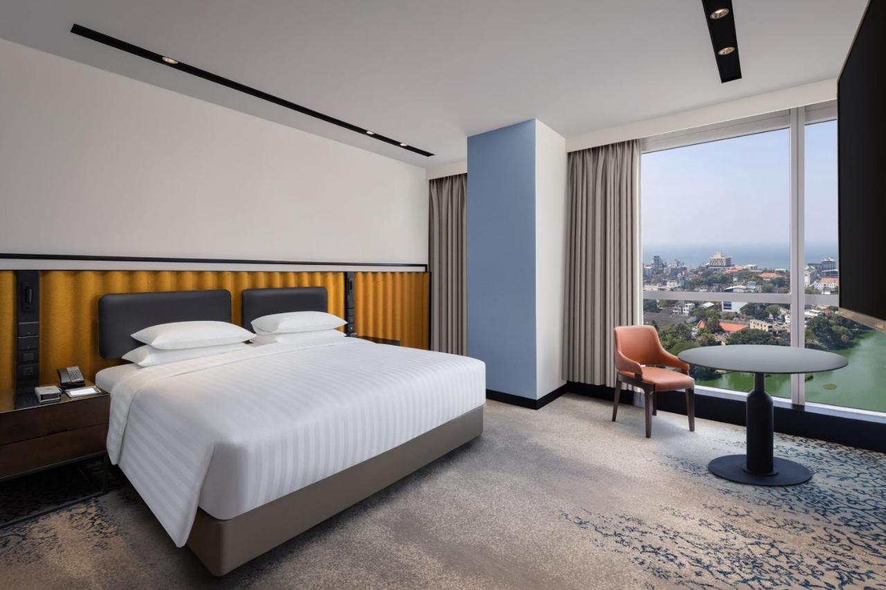 Courtyard By Marriott Colombo Hotel Exterior photo