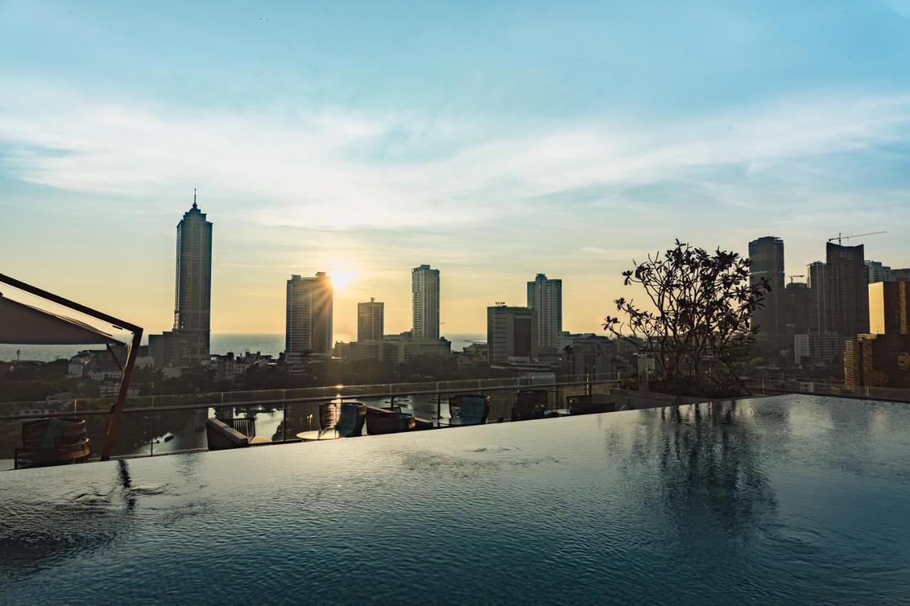 Courtyard By Marriott Colombo Hotel Exterior photo