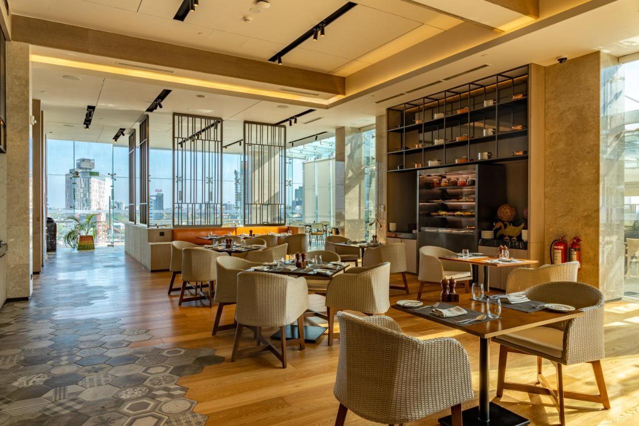 Courtyard By Marriott Colombo Hotel Exterior photo