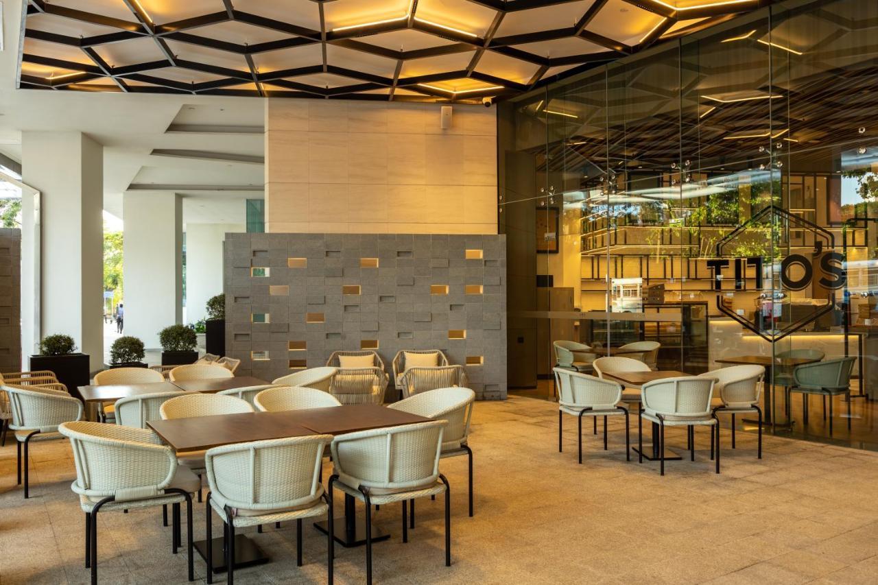 Courtyard By Marriott Colombo Hotel Exterior photo