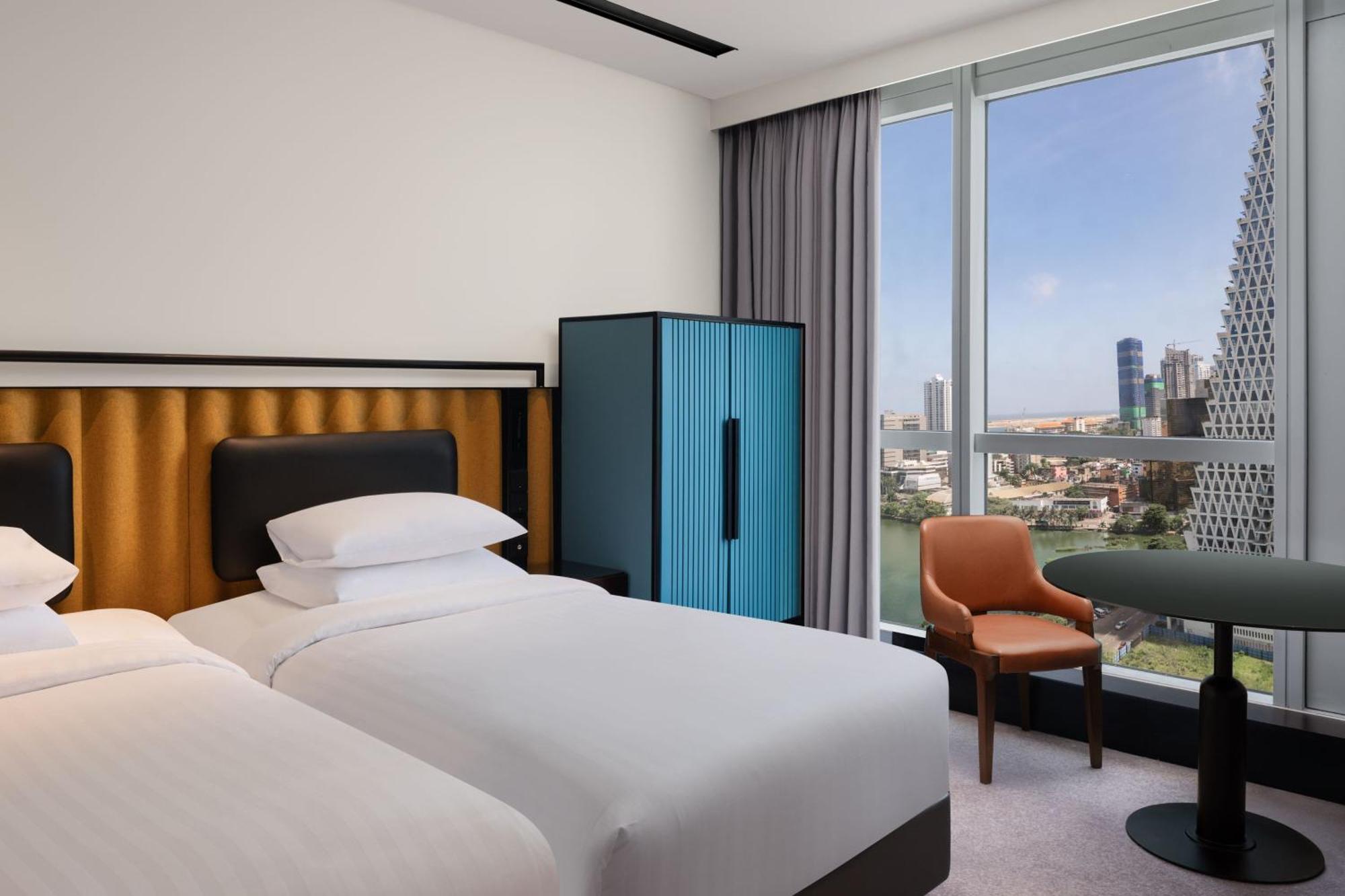 Courtyard By Marriott Colombo Hotel Exterior photo