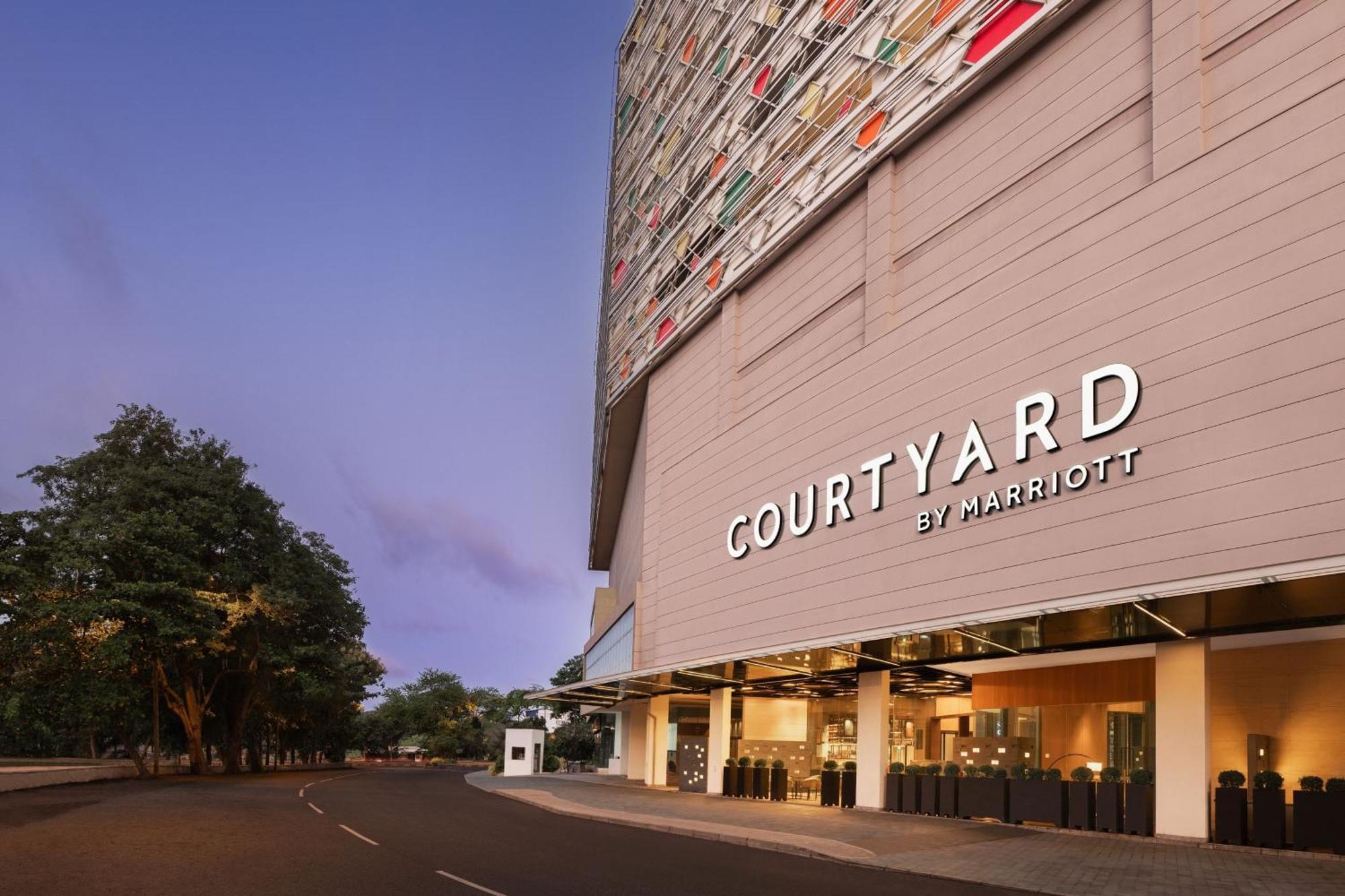 Courtyard By Marriott Colombo Hotel Exterior photo