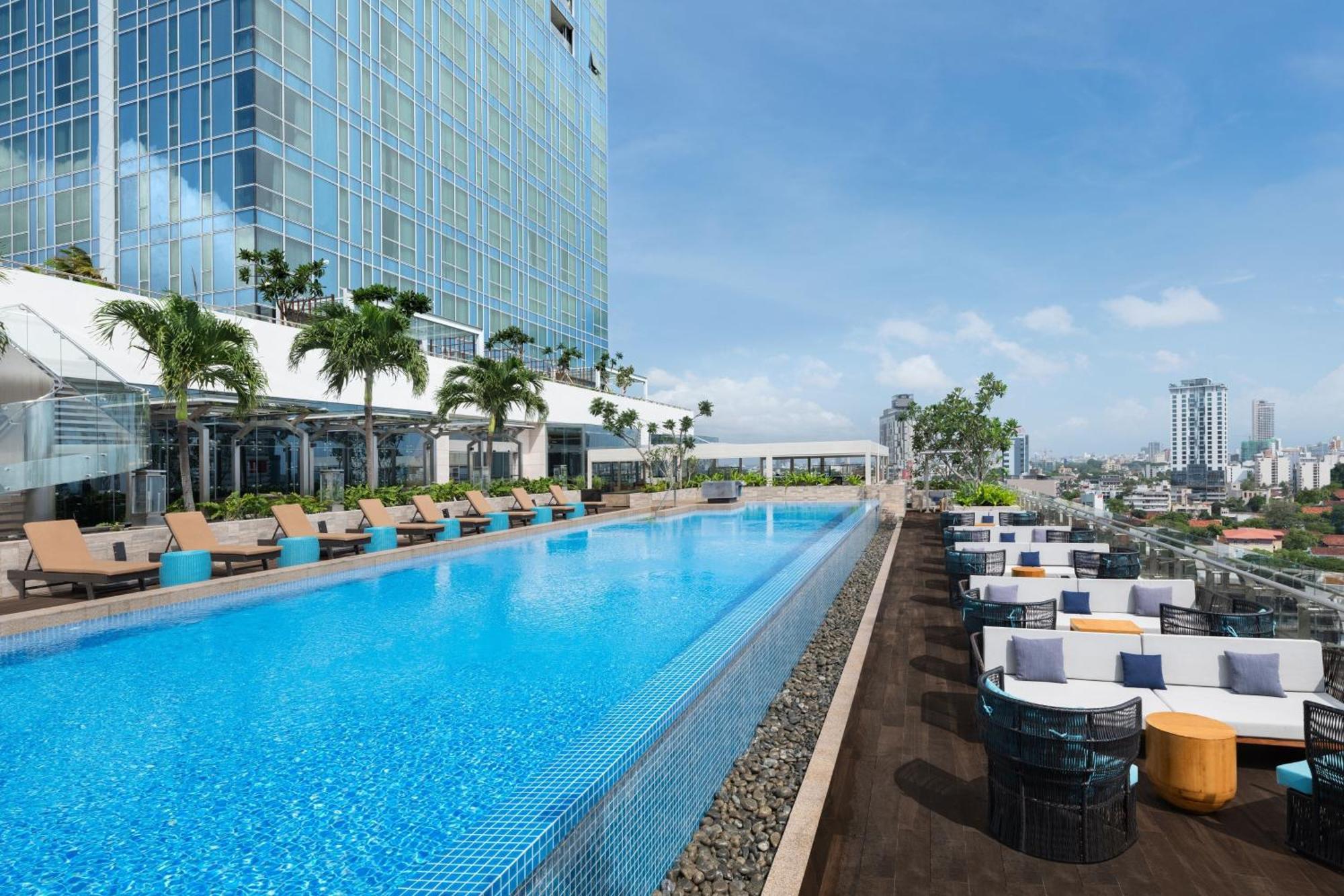 Courtyard By Marriott Colombo Hotel Exterior photo